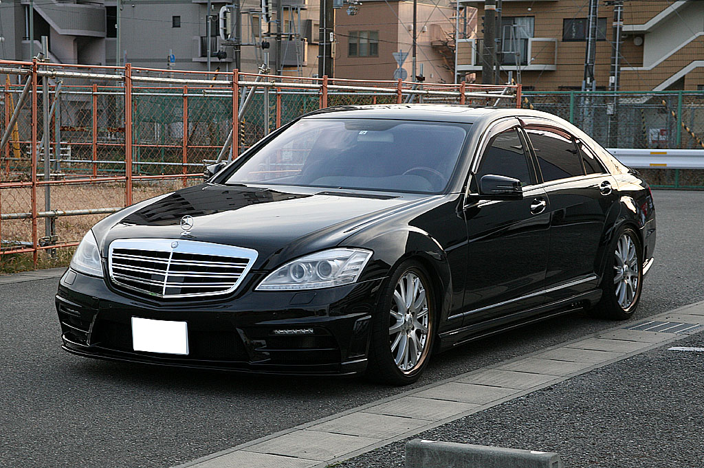 ２セット以上購入で、おまけ１本 BENZ S W221 ルーフハンドル 4pcs （グラスソリッドルーフ非装着車用） カリプタス/ブラック 通販 